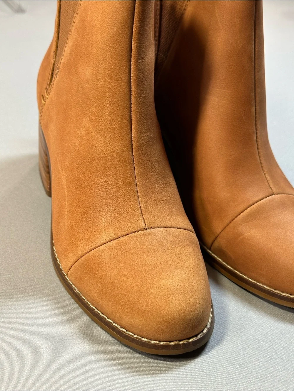 NWT Toms Esme Slip-On Boot, Stacked Heel, Tan Leather - Womens 7